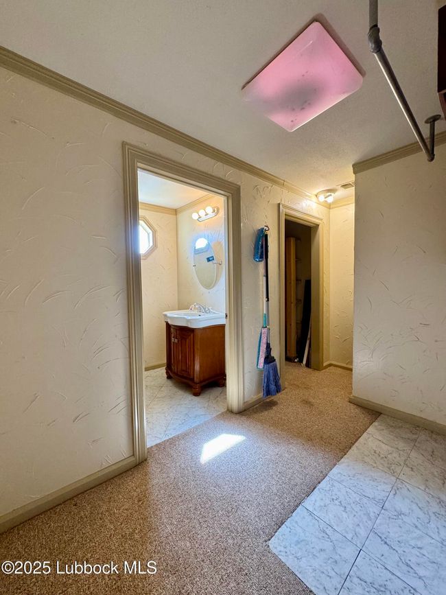 213 E 7 Th St, House other with 3 bedrooms, 3 bathrooms and null parking in Idalou TX | Image 27