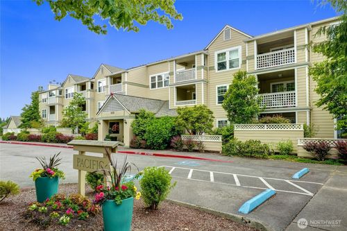 209-4133 224 Lane Se, Issaquah, WA, 98029 | Card Image