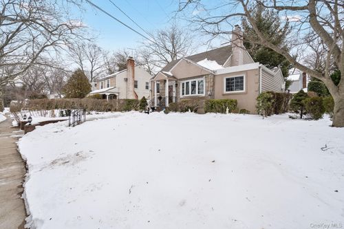 947 Glenwood Rd, West Hempstead, NY, 11552-3620 | Card Image
