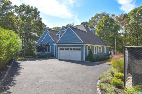 82 Lakeside Ln, Westhampton, NY, 11977-1239 | Card Image