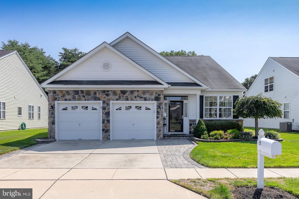 Osprey Ln, West Deptford, NJ 08086