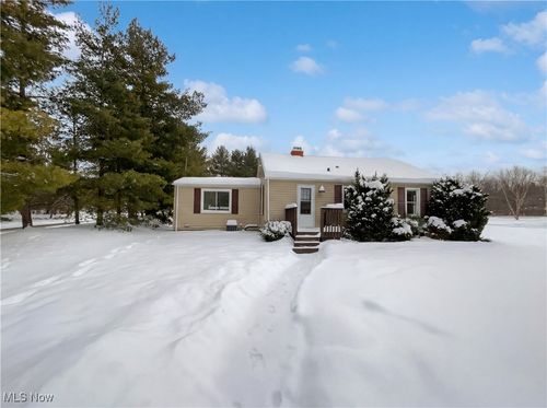 14895 Old Oak Dr, Strongsville, OH, 44149-7800 | Card Image