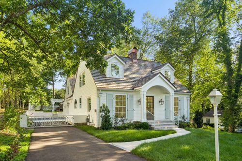 4401 Iroquois Ave, Nashville, TN, 37205-3831 | Card Image