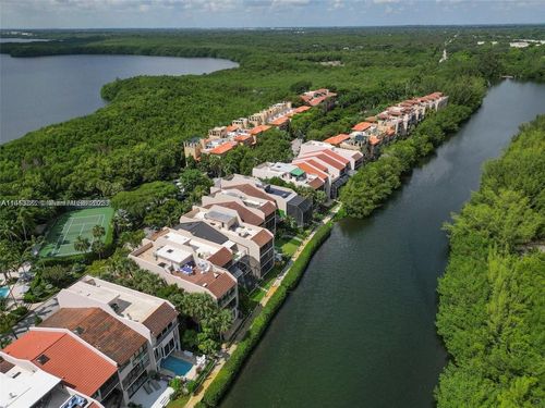 6124-6124 Paradise Point Dr, Palmetto Bay, FL, 33157-2607 | Card Image