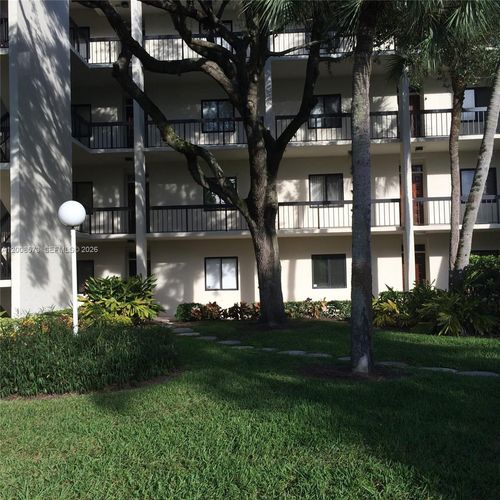 101-3050 Presidential Way, West Palm Beach, FL, 33401-1107 | Card Image