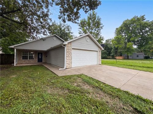 905 S Butler Ter, Harrisonville, MO, 64701-2260 | Card Image
