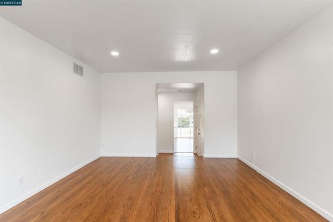 102 W 15 Th St, House other with 3 bedrooms, 2 bathrooms and 2 parking in Antioch CA | Image 8