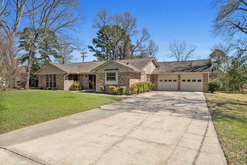 18 Panorama Dr, Conroe, TX, 77304-3400 | Card Image