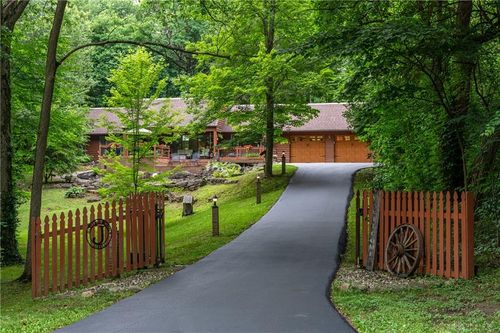 8475 Heilman Dr, New Carlisle, OH, 45344-9638 | Card Image