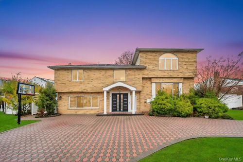 64 Fox Pl, Hicksville, NY, 11801-5749 | Card Image