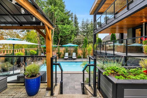 1038 Stevens St, White Rock, BC, V4B4X7 | Card Image