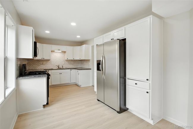 Kitchen 2.JPG | Image 11