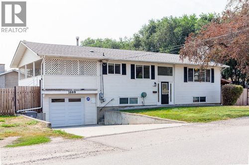 1669 Westmount Dr, Kamloops, BC, V2B6A4 | Card Image
