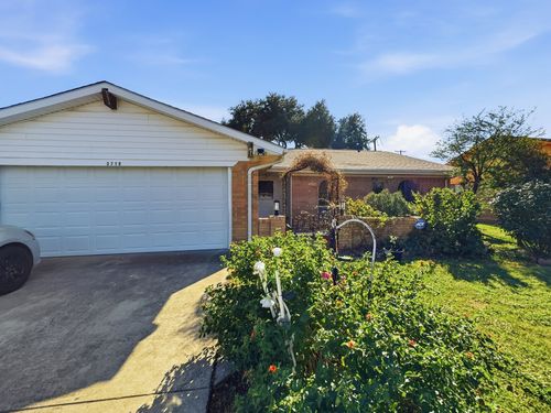 3718 W Rochelle Rd, Irving, TX, 75062-6835 | Card Image