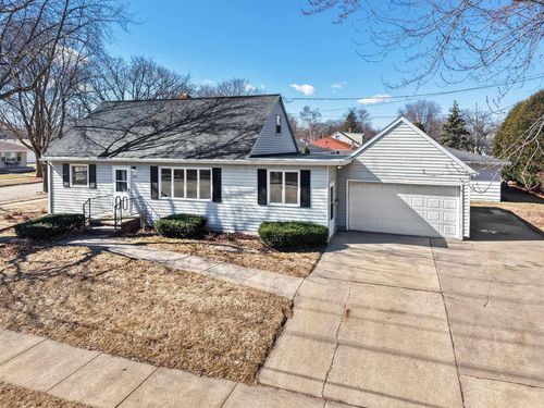 2105 N Ballard Road, APPLETON, WI, 54911 | Card Image