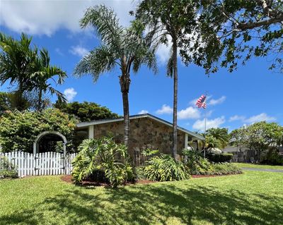 10251 Bonita Rd, House other with 3 bedrooms, 2 bathrooms and null parking in Cutler Bay FL | Image 2