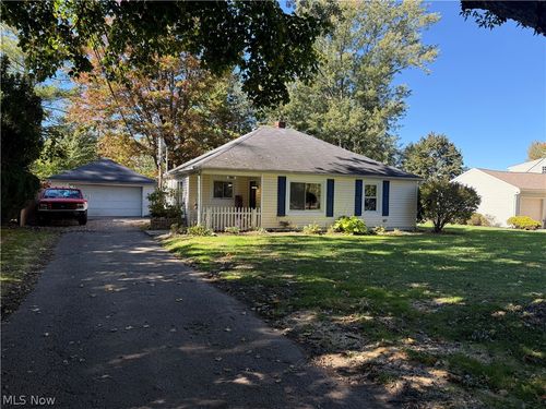 3195 Martha Dr, Geneva, OH, 44041-9208 | Card Image