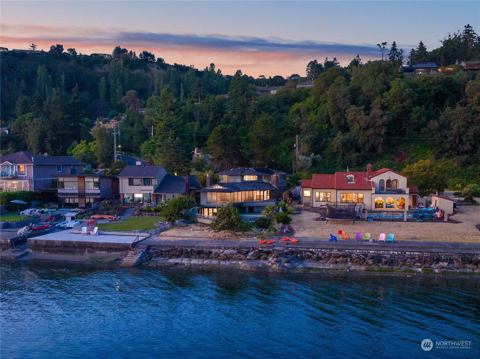 Arroyo Beach Pl, Seattle, WA 98146