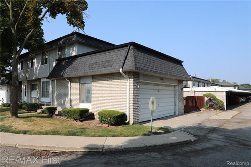 1-28000 Universal Dr, Warren, MI, 48092-2428 | Card Image