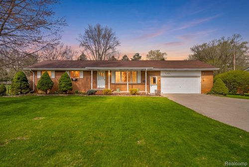 5740 Mill St, Peck, MI, 48466-9799 | Card Image