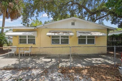 526 12th Ave S, St Petersburg, FL, 33701-5215 | Card Image