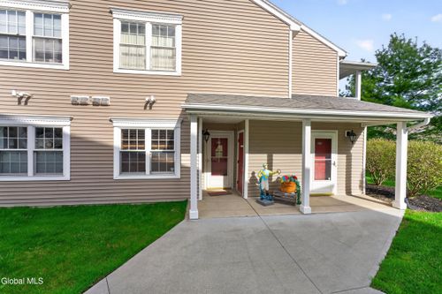 503 Evergreen Pl, Rensselaer, NY, 12144-9516 | Card Image