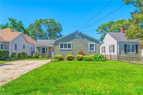 607 16th Street, Virginia Beach, VA, 23451 | Card Image