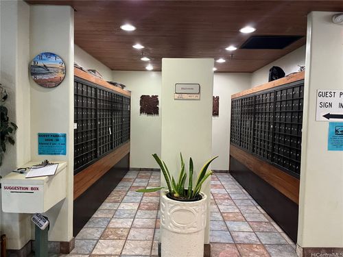 2009-98-402 Koauka Loop, Aiea, HI, 96701-4576 | Card Image