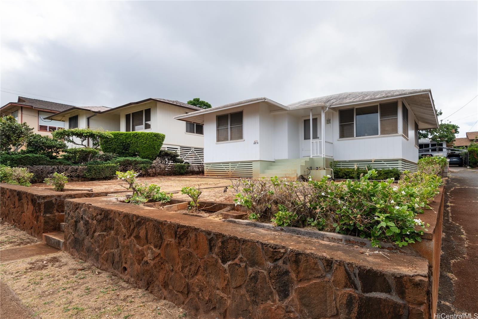 11th Ave, Honolulu, HI 96816