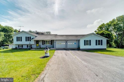 1423 Hallowell Ln, New Windsor, MD, 21776-9408 | Card Image