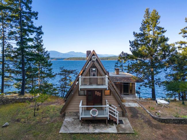 315 Deacon Lane, House other with 4 bedrooms, 2 bathrooms and 10 parking in Galiano Island BC | Image 2