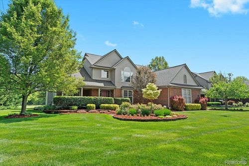 13105 Gorget Dr, South Lyon, MI, 48178-9813 | Card Image