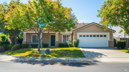 600 Boone Dr, Vacaville, CA, 95687-4341 | Card Image