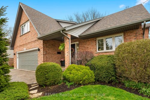 6839 Imperial Crt, Niagara Falls, ON, L2G7W9 | Card Image
