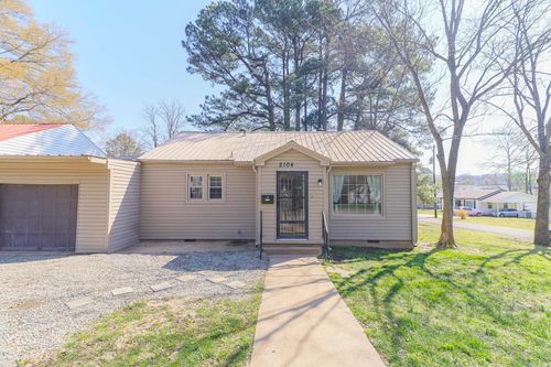 2104 Hampton, Jonesboro, AR, 72401 | Card Image