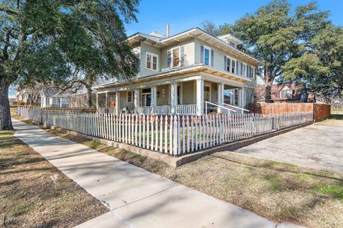 502 W Hubbard St, Mineral Wells, TX, 76067-4847 | Card Image