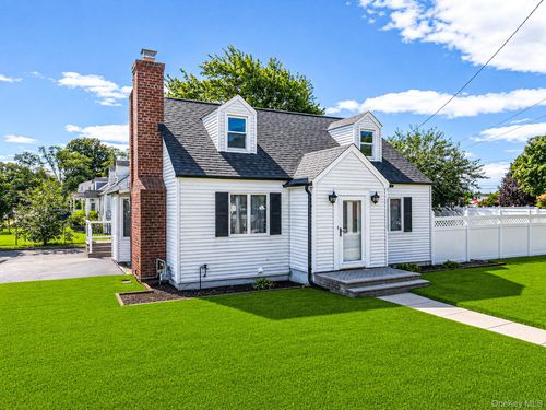 2384 Cambridge St, East Meadow, NY, 11554-3005 | Card Image