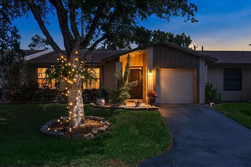 5284 Breadfruit Cir, Delray Beach, FL, 33484-9118 | Card Image