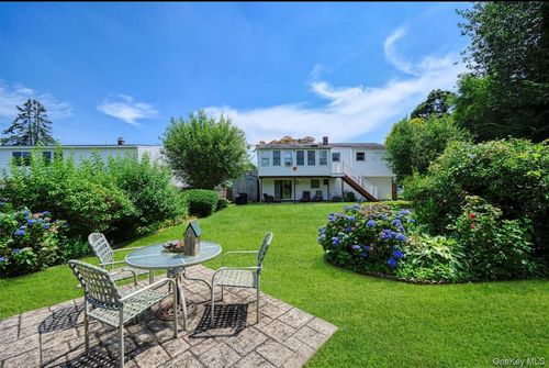 27 Douglass St, Brentwood, NY, 11717-1810 | Card Image