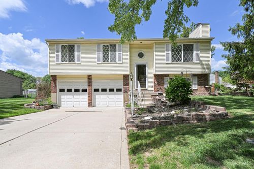 5439 Bluepine Drive, Cincinnati, OH, 45247 | Card Image