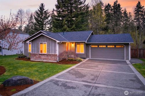 17718 Ne 137th Ct, Redmond, WA, 98052-2163 | Card Image