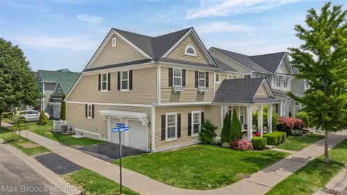 2015 Harbor Village Ave, Keego Harbor, MI, 48320-1374 | Card Image