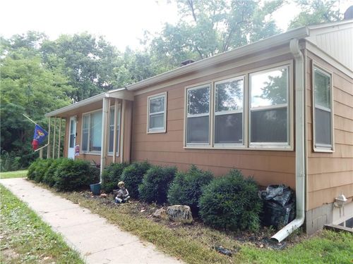 2031 Spruce St, Leavenworth, KS, 66048-2143 | Card Image