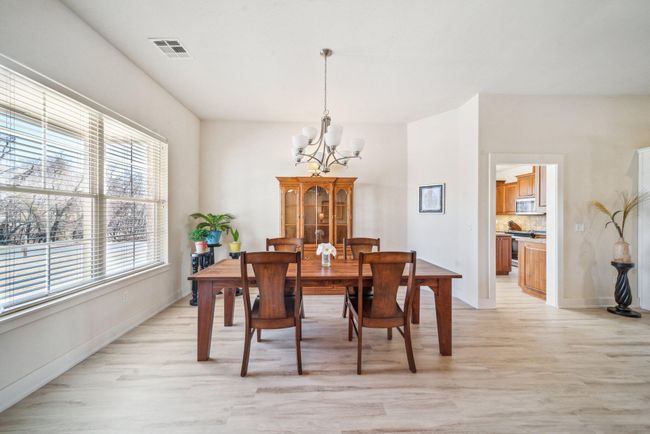 Dining Area 2 | Image 9