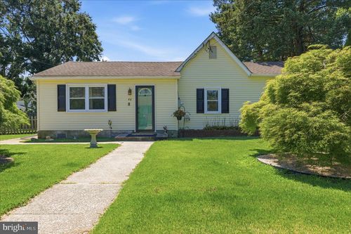 46 W Vine St, GIBBSTOWN, NJ, 08027-1114 | Card Image