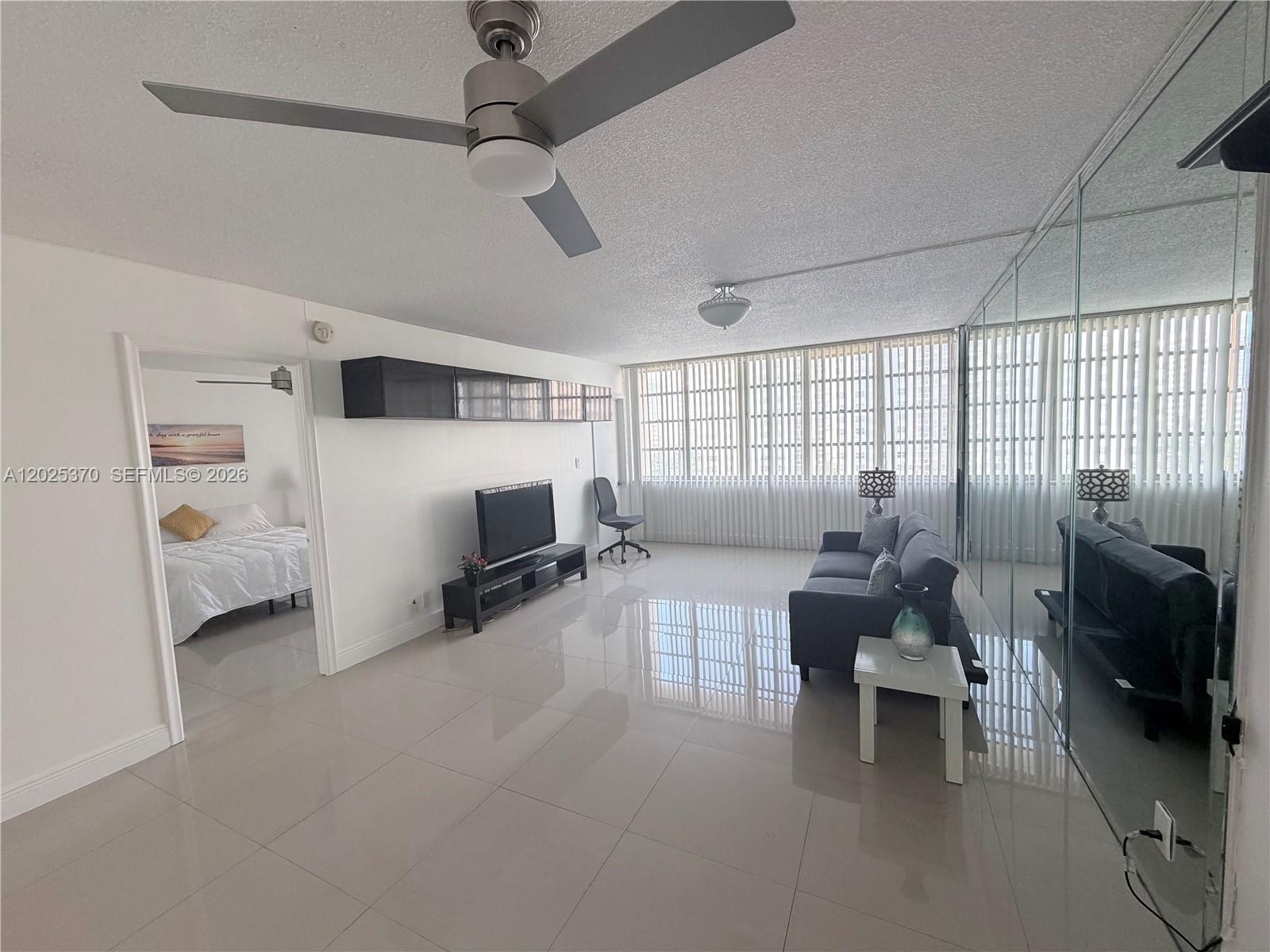 Residential Lease in Hallandale Beach