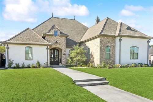 3418 Wedgwood Dr, Harvey, LA, 70058-7402 | Card Image