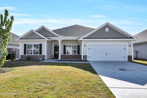 805 Washington Sq, Richlands, NC, 28574-1149 | Card Image