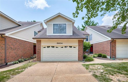 5604 Duchesne Parque Dr, Saint Louis, MO, 63128-4165 | Card Image