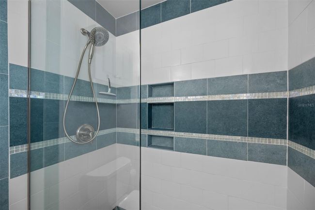 Primary Bathroom | Image 5